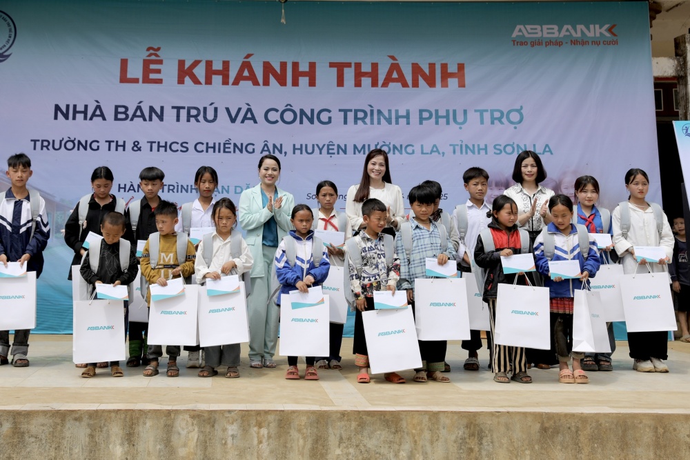 Sáng kiến cộng đồng của ABBANK giúp trẻ em vùng cao học tập và phát triển toàn diện