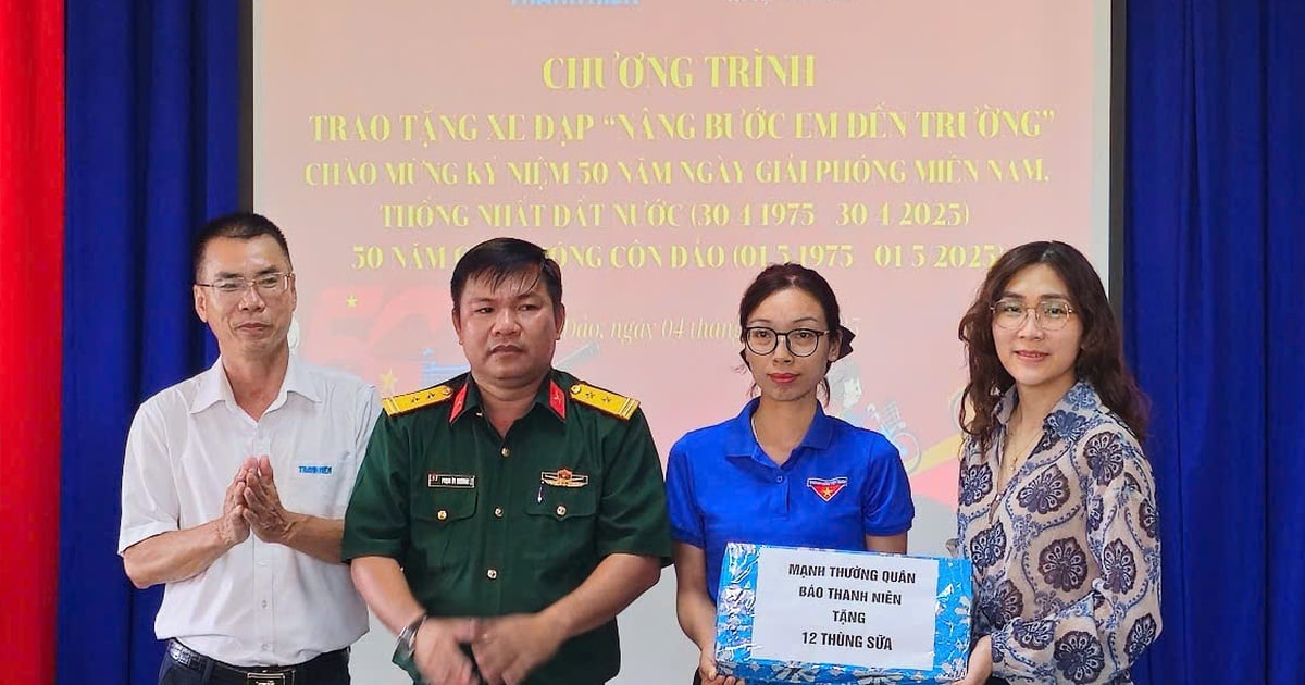 Báo Thanh Niên tặng xe đạp cho học sinh Côn Đảo