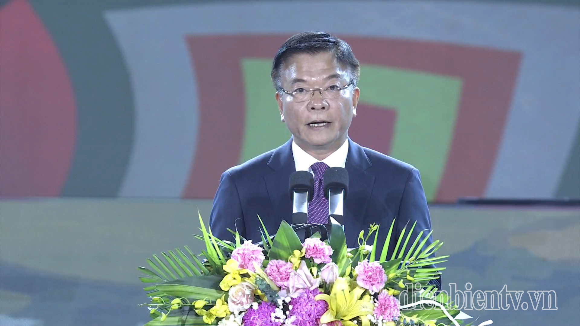 Deputy Prime Minister Le Thanh Long speaks at the opening ceremony.