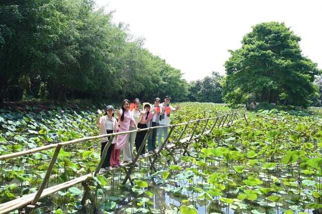 Bất ngờ lượng khách du lịch đến với các tỉnh miền Tây dịp lễ- Ảnh 7.