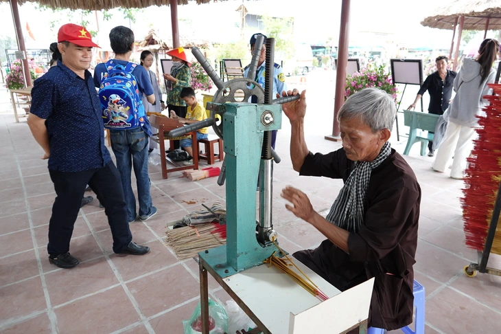 វិសាខបូជា - រូបថត ៥.