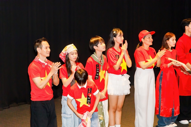 Lý Hải nói gì về ồn ào khen chê phim 'Lật mặt 8'? - Ảnh 1.