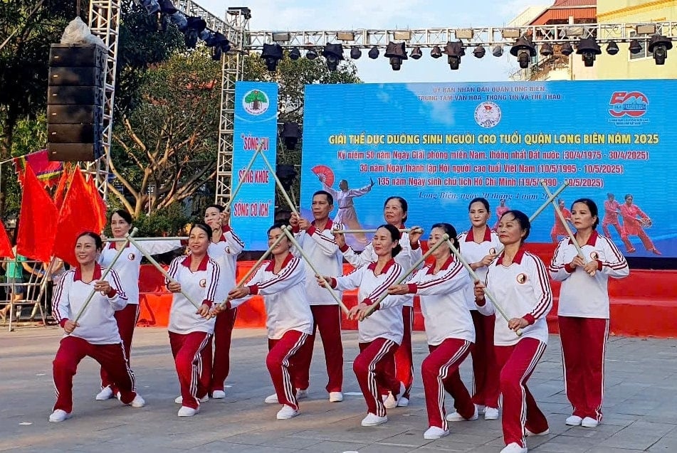 quan-long-bien.jpg
