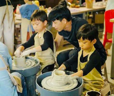 Bình Dương: Làng sơn mài, nghề gốm sẽ là sản phẩm chủ lực trong phát triển du lịch cộng đồng - Ảnh 1.