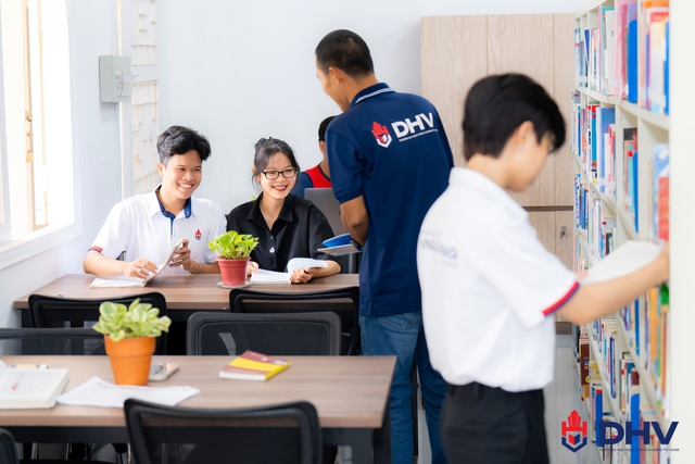 Mô hình đại học thông minh - Đổi mới sáng tạo của Trường ĐH Hùng Vương TP.HCM- Ảnh 2.