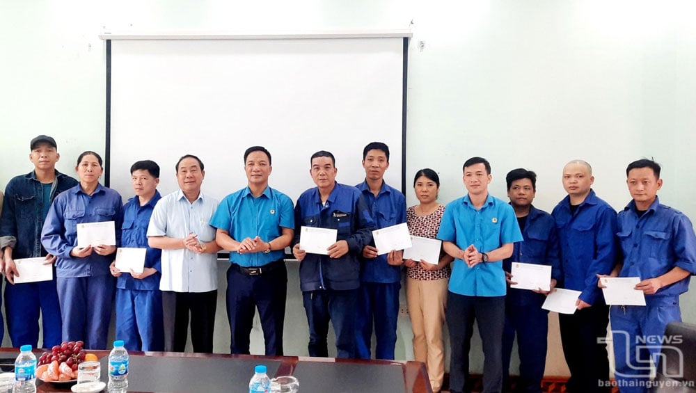Lan tỏa yêu thương trong Tháng Công nhân