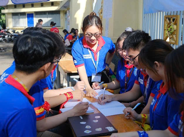 AI, valedictorians, និង​អ្នក​ជំនាញ​ចិត្ត​វិទ្យា​ទាំង​អស់​គ្នា​រួម​កម្លាំង​ដើម្បី 'គាំទ្រ' សិស្ស​ក្នុង​អំឡុង​ពេល​ប្រឡង​រដូវ​កាល​រូបថត 1