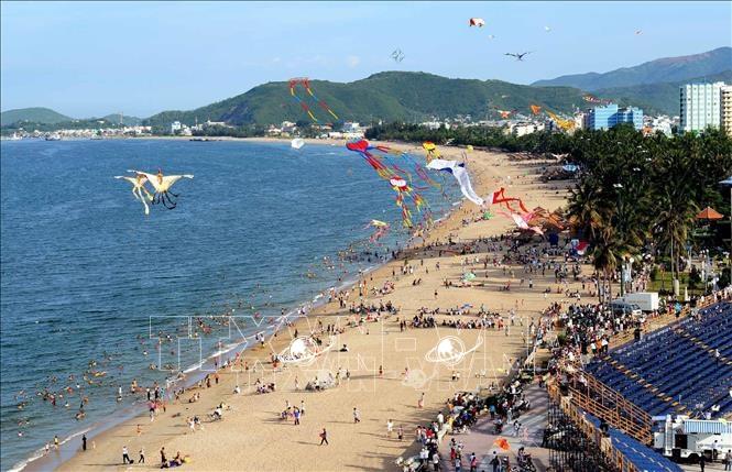 Xây dựng sản phẩm, tạo cảnh quan thu hút ngày càng đông khách du lịch - Ảnh 1.