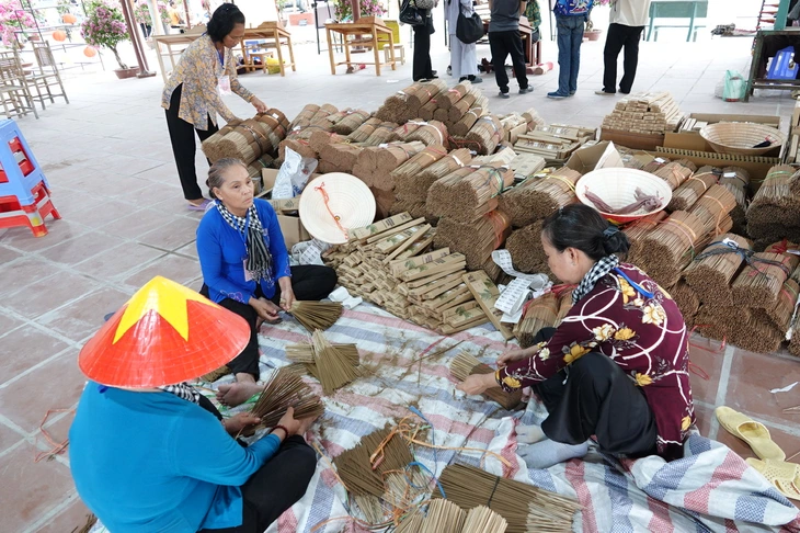 វិសាខបូជា - រូបថត ៤.