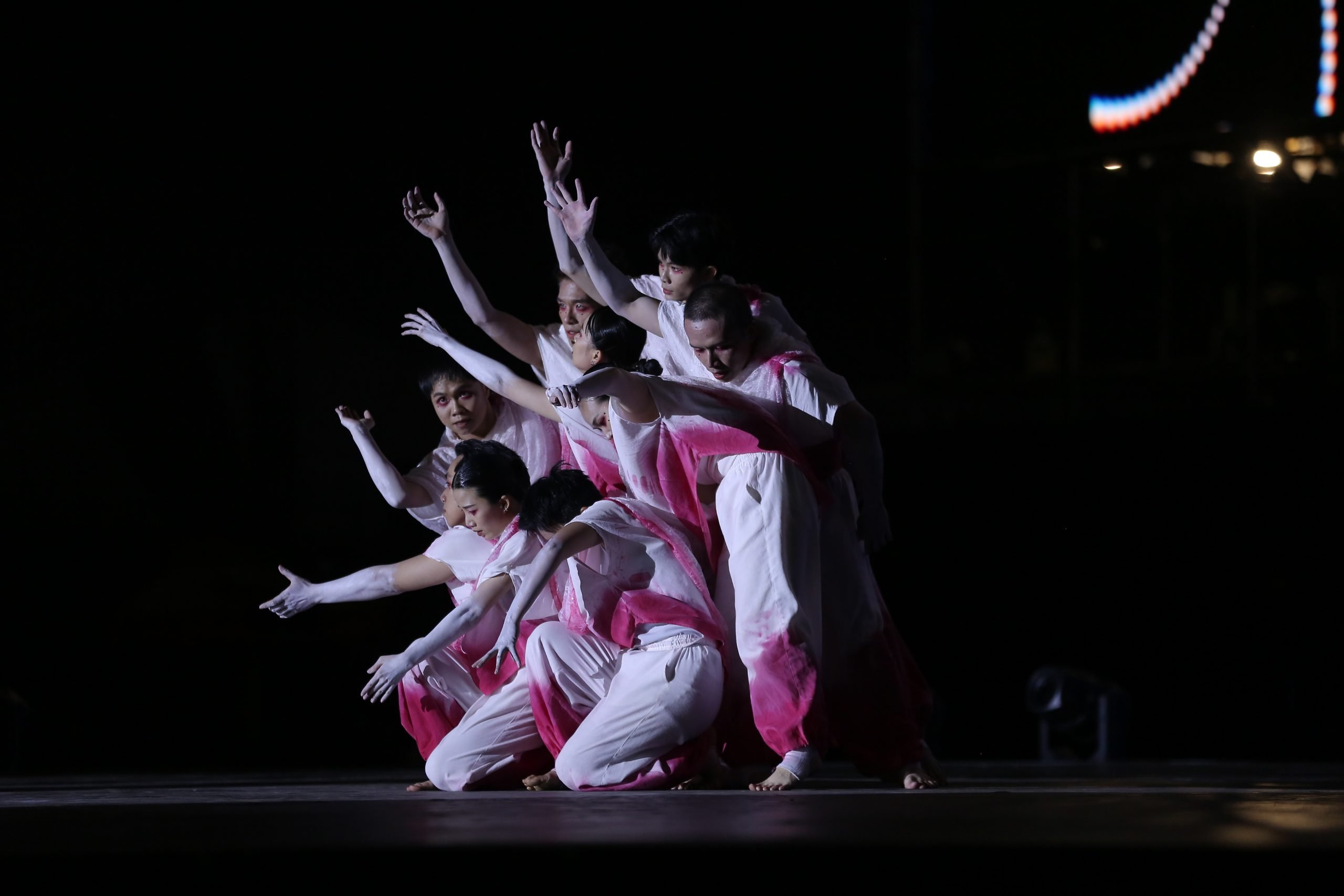 រង្វាន់​ទី​៣​បាន​ទៅ​ក្រុម LYRICÍST ទទួល​បាន​ប្រាក់​រង្វាន់​២.០០០​ដុល្លារ