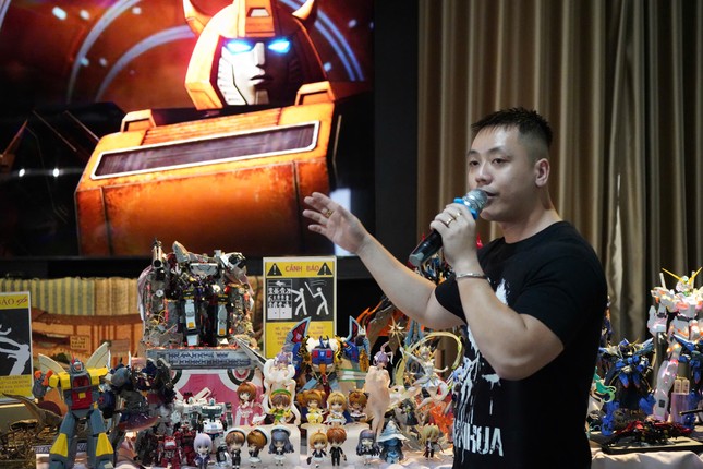 Young man spends more than half a billion dong on collection of 'plastic friends'