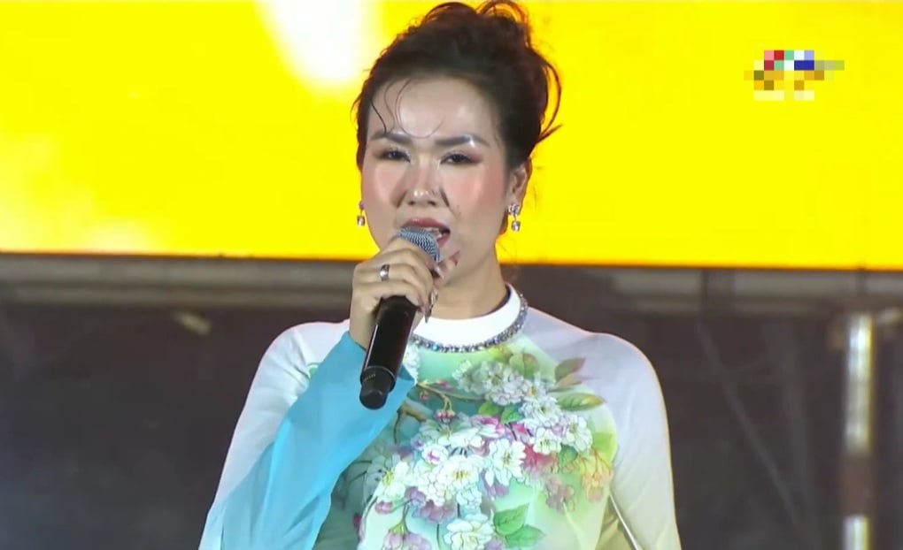 Clip Võ Hạ Trâm hát bản hit 4 tỷ lượt xem trong quá khứ gây sốt trở lại - 1