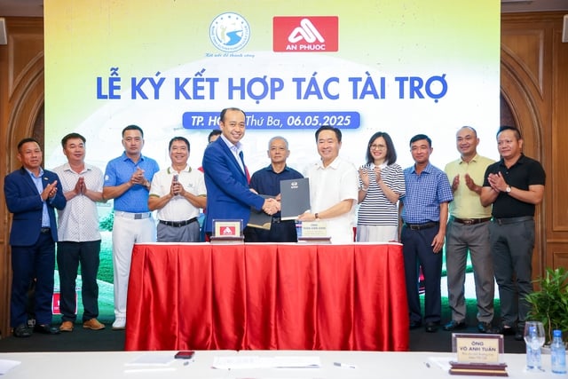 Câu lạc bộ Golf Doanh nhân Nghệ Tĩnh tổ chức giải kỷ niệm ngày sinh Hồ Chủ tịch- Ảnh 4.