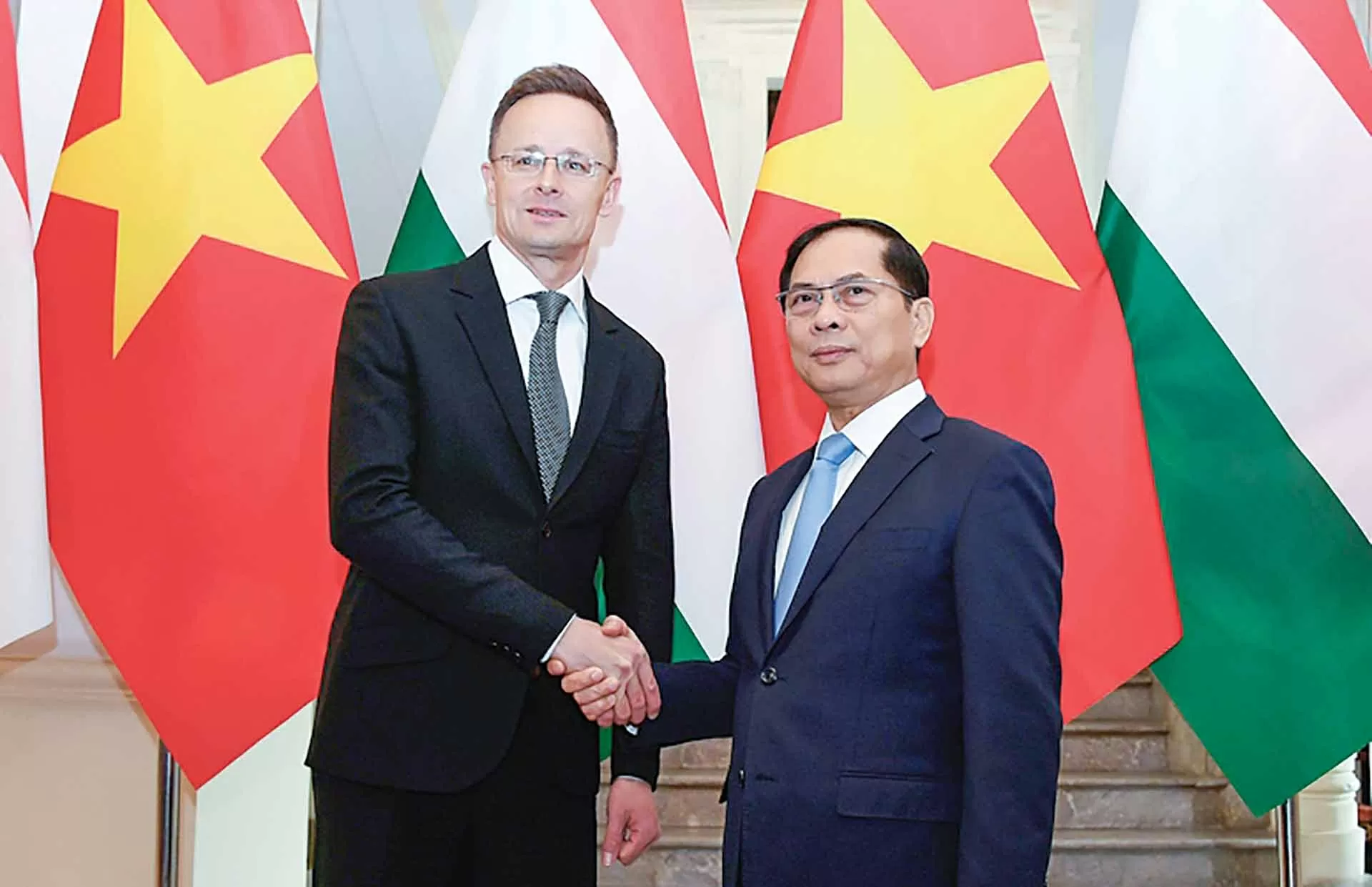 Nhà báo Hungary lý giải 'sức mạnh' và sức hút của Việt Nam