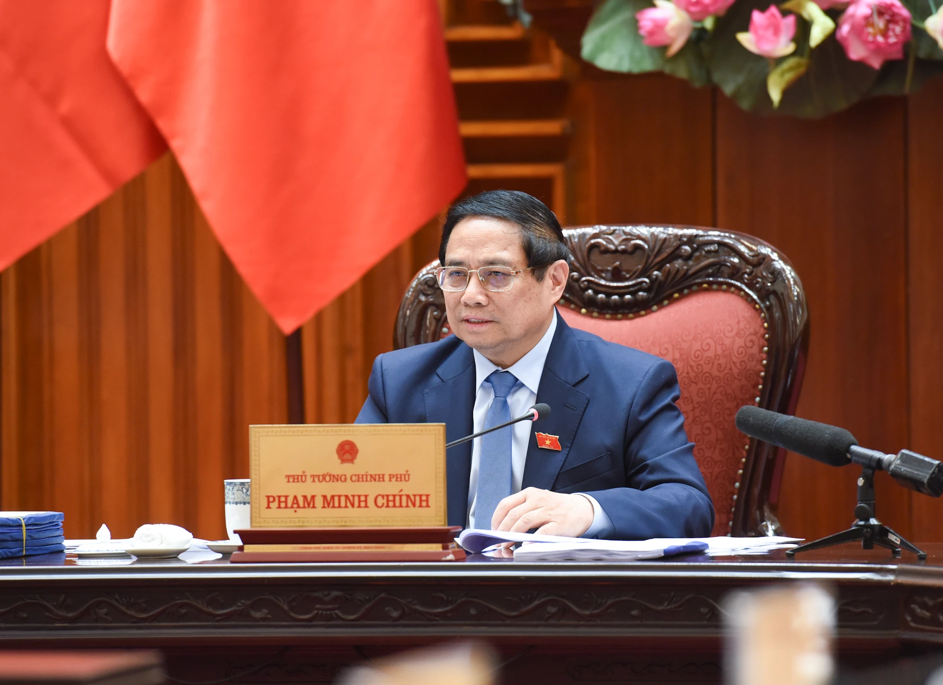 [Ảnh] Thủ tướng Phạm Minh Chính chủ trì cuộc họp rà soát công việc chuẩn bị đàm phán thương mại với Hoa Kỳ ảnh 1