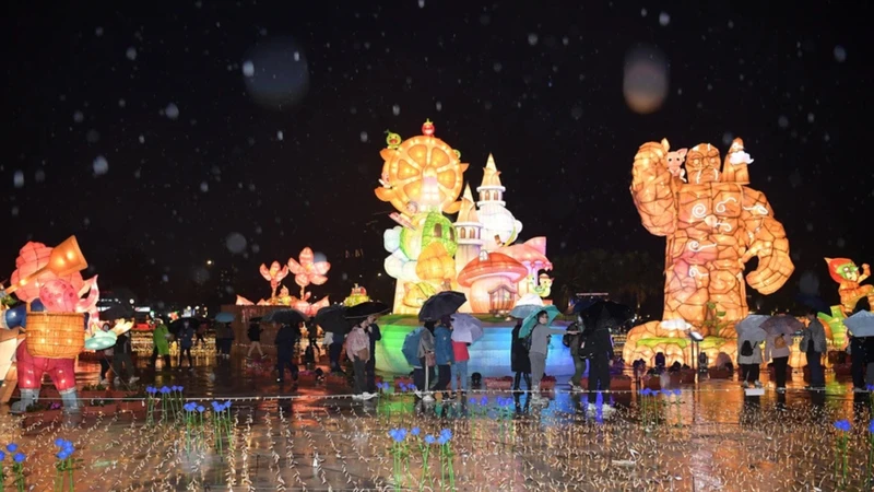 ពិធីបុណ្យបង្ហោះគោមបានទាក់ទាញភ្ញៀវទេសចរជាច្រើនទៅកាន់កោះតៃវ៉ាន់ ប្រទេសចិន