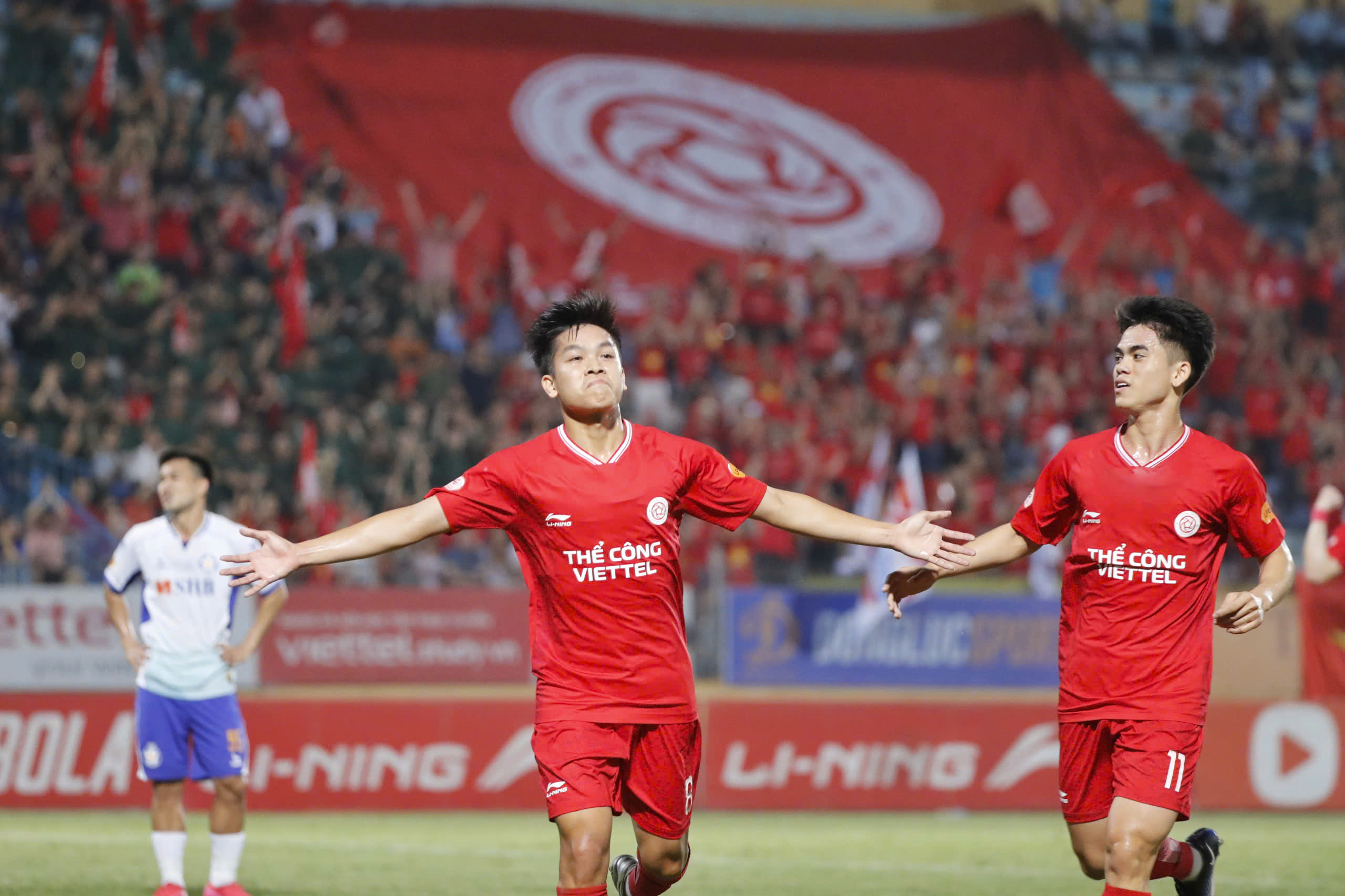 V-League về đích ‘hay không tưởng’, tạo cú hích tuyệt vời cho bóng đá Việt Nam- Ảnh 1.