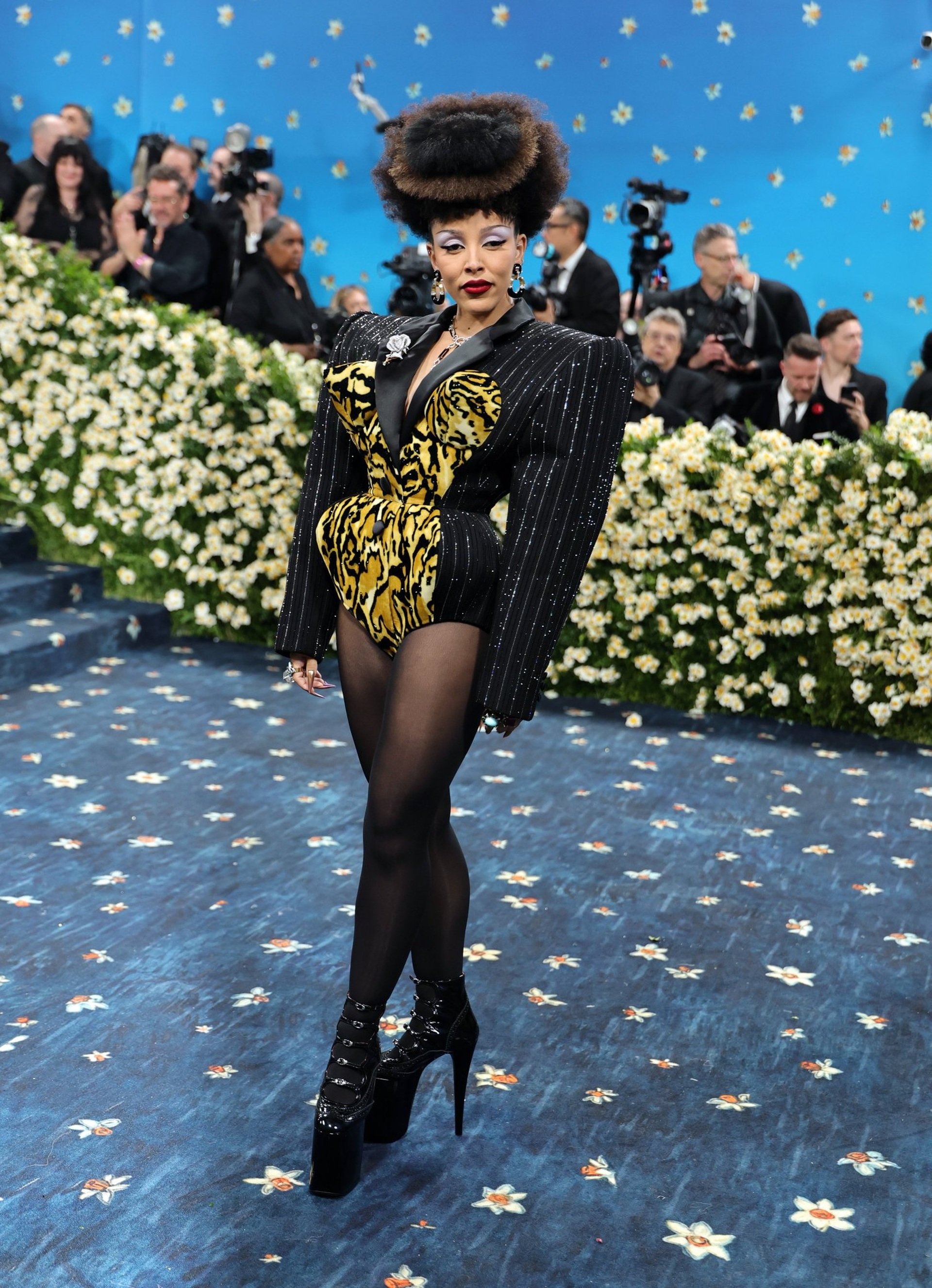 Để xuất hiện vài phút tại Met Gala, dàn sao đã chuẩn bị cầu kỳ thế nào? - 5