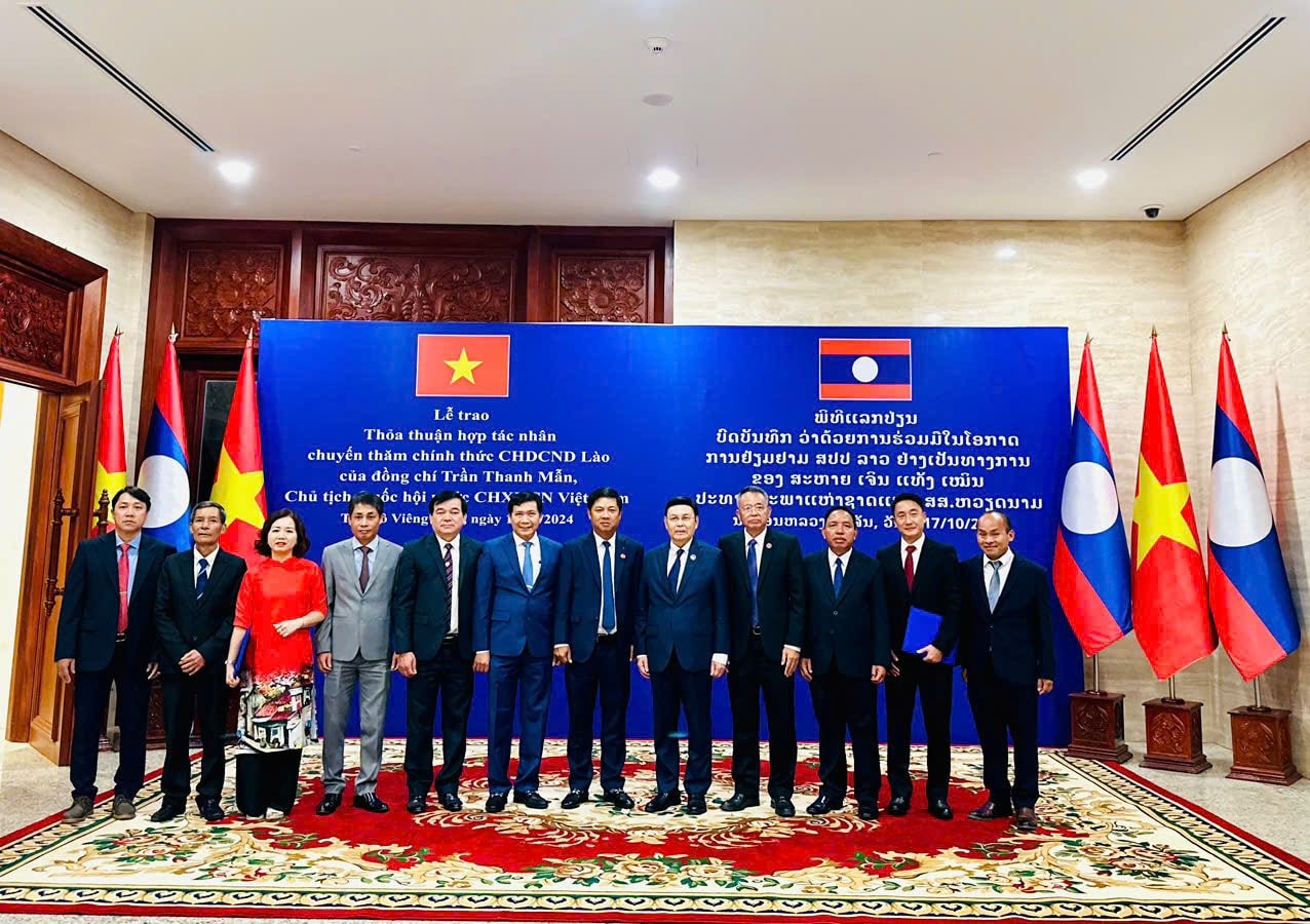 Thông qua mối hợp tác này sẽ góp phần thắt chặt hơn nữa mối quan hệ hữu nghị, tình đoàn kết đặc biệt và hợp tác toàn diện giữa hai Đảng, hai Nhà nước và Nhân dân hai nước Việt Nam - Lào, Lào - Việt Nam. Ảnh: Trung tâm VH-TT & TT-TH Hội An