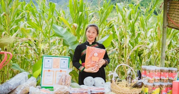 កុមារី តាយ រៀន​ចំណេះដឹង​ថ្មីៗ ប្រើប្រាស់​បណ្តាញ​សង្គម​ដើម្បី​អភិវឌ្ឍ​អាជីព​គុយទាវ​ស្ងួត​បែប​ប្រពៃណី