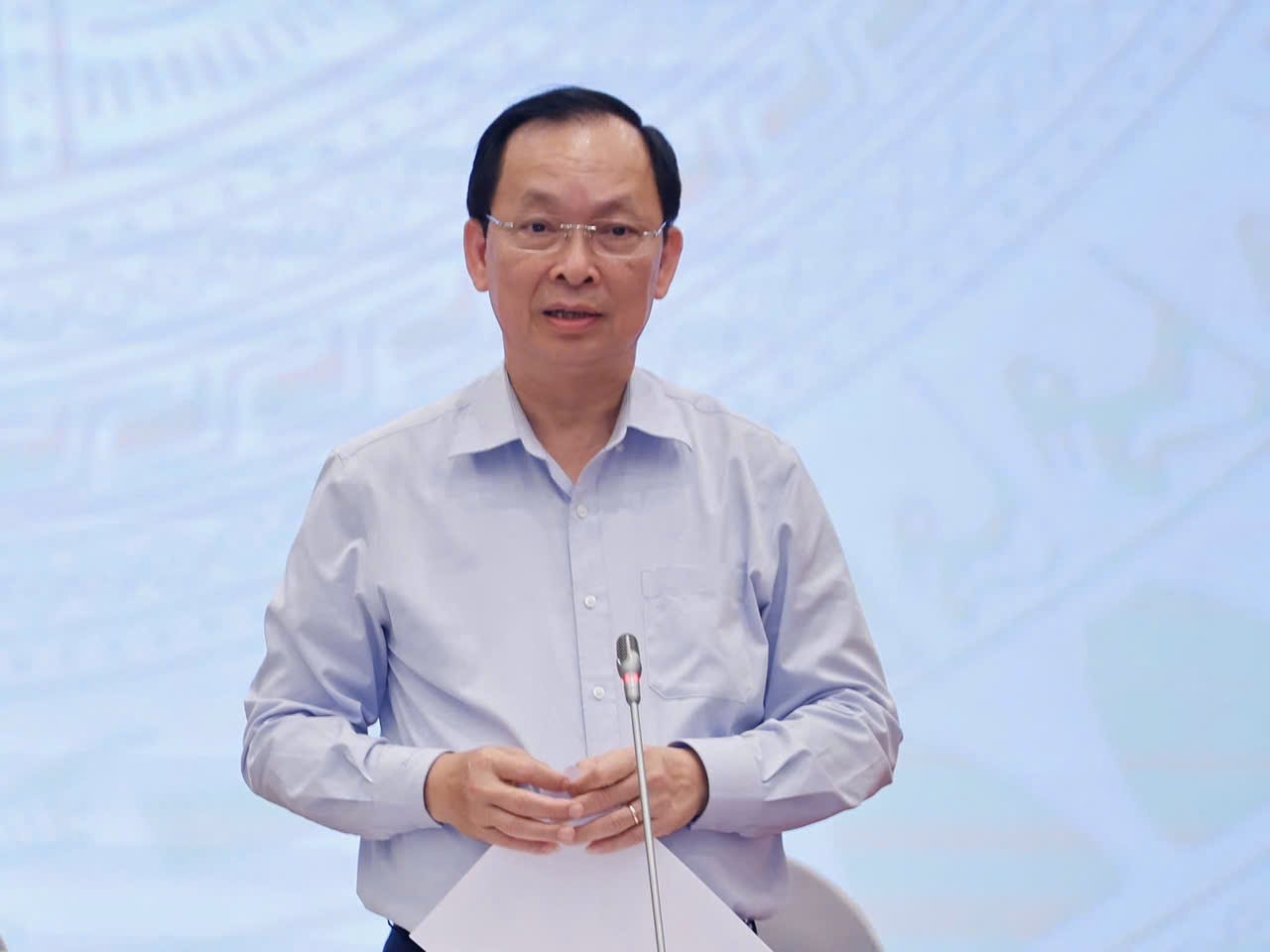 Phó Thống đốc Thường trực NHNN Đào Minh Tú trả lời báo chí