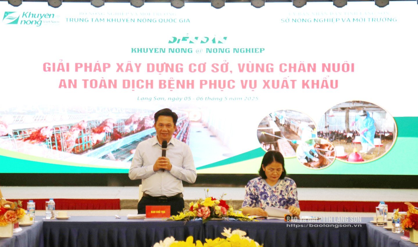 Lãnh đạo Trung tâm Khuyến nông quốc gia phát biểu tại Diễn đàn