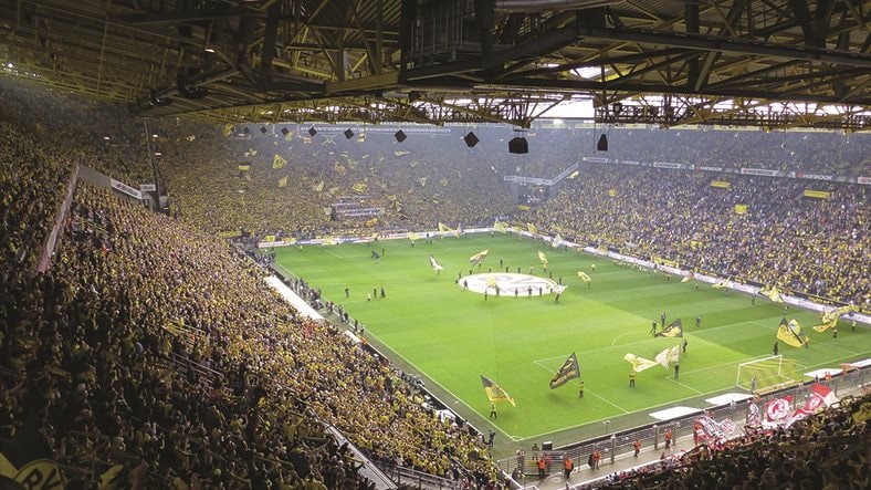 san-van-dong-signal-iduna-park.jpg