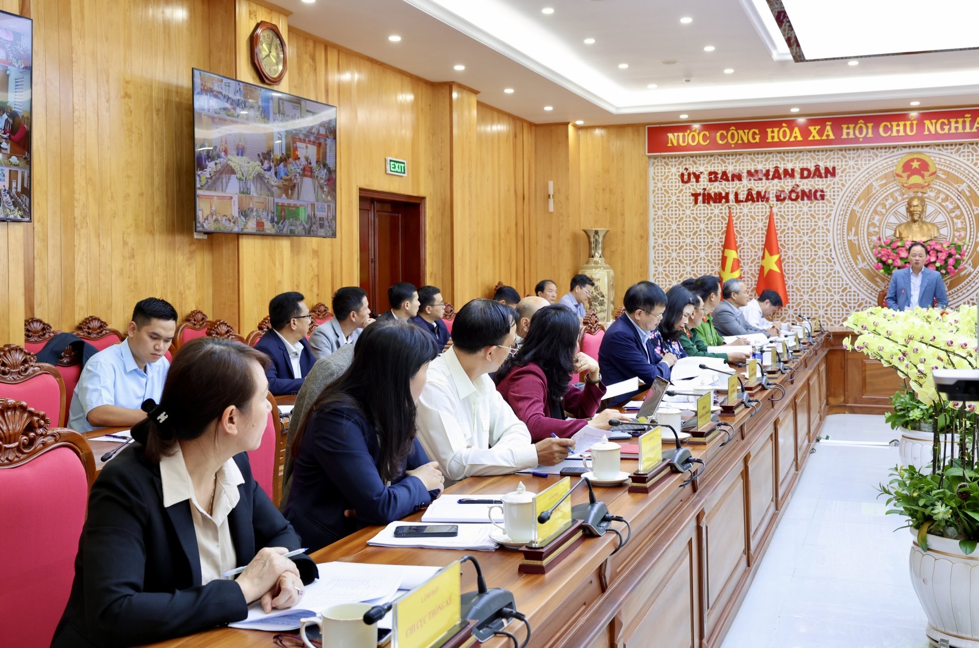 Lãnh đạo các sở ngành tham dự Hội nghị tại điểm cầu UBND tỉnh Lâm Đồng