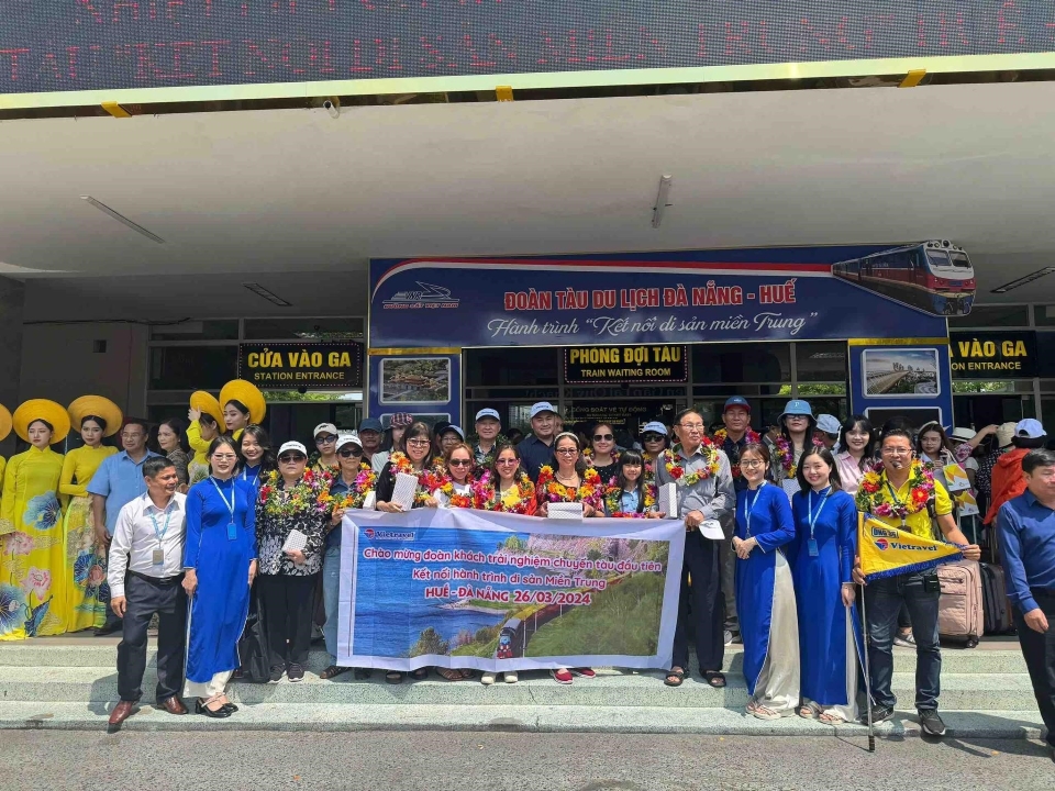 “ការធ្វើដំណើរតាមរថភ្លើង ៥០ឆ្នាំ - ដំណើរផ្សាភ្ជាប់តំបន់វប្បធម៌” ជួយ Vietravel បញ្ជាក់ជំហររបស់ខ្លួនក្នុងការប្រកួតប្រជែងទេសចរណ៍ជាតិ