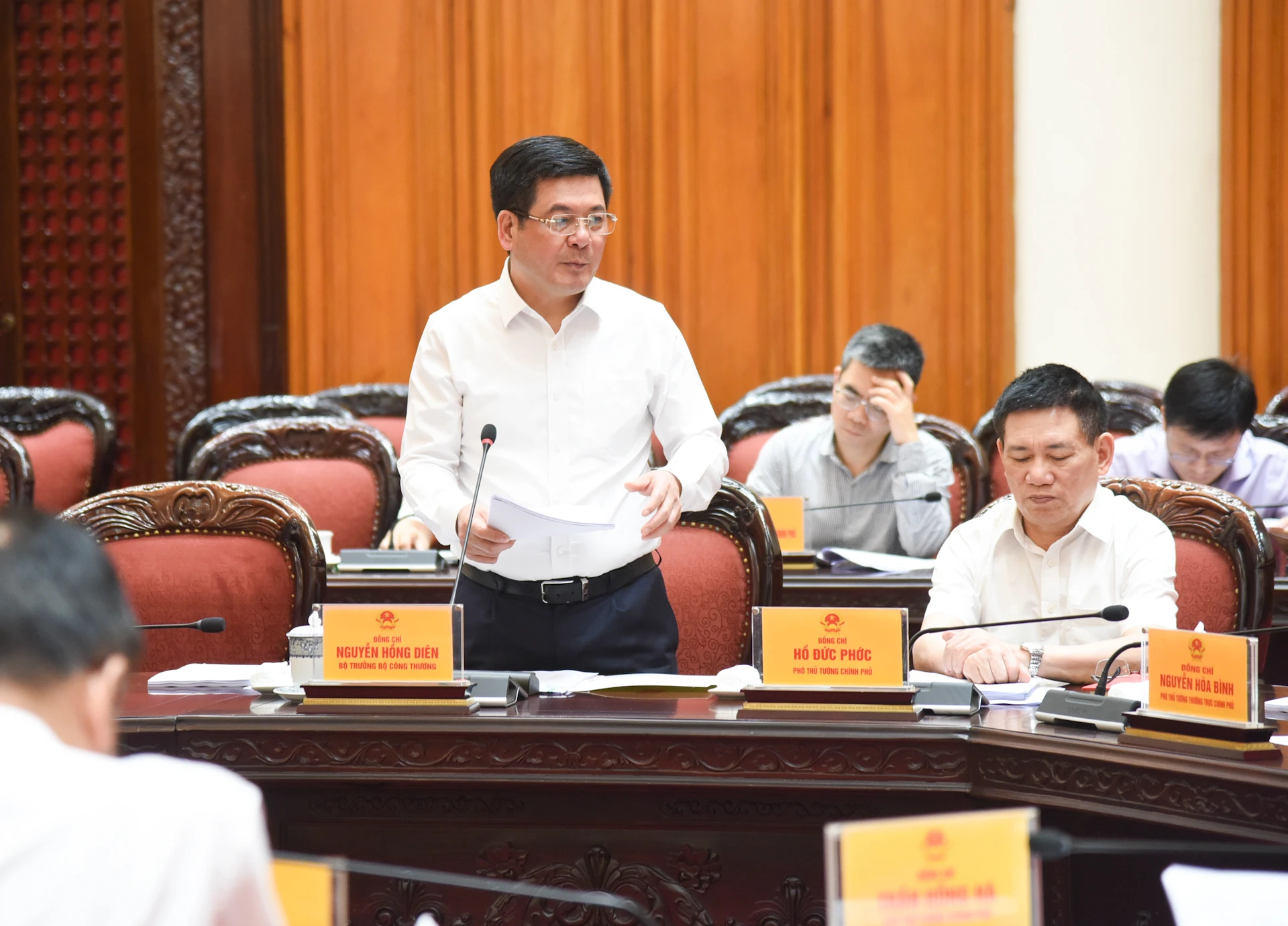 [Ảnh] Thủ tướng Phạm Minh Chính chủ trì cuộc họp rà soát công việc chuẩn bị đàm phán thương mại với Hoa Kỳ ảnh 3