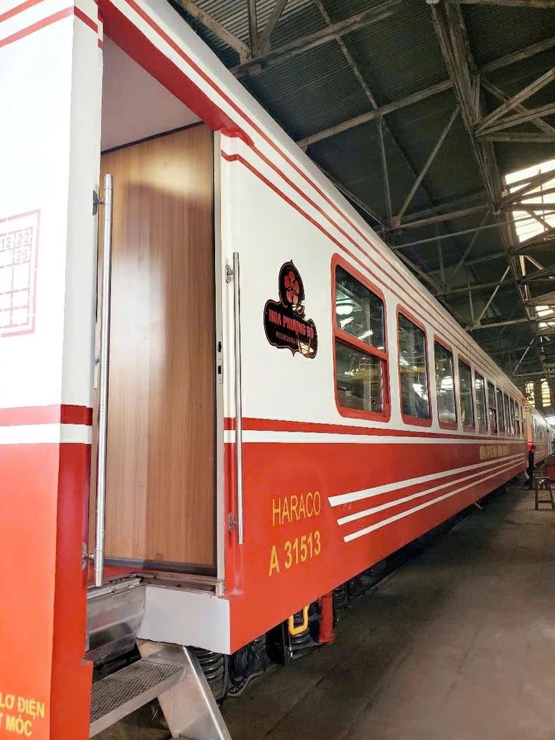 Đoàn tàu Hoa Phượng Đỏ sẽ được khai trương nhân dịp kỷ niệm 70 năm Ngày Giải phóng TP Hải Phòng (13/5/1955-13/5/2025), bán vé phục vụ người dân từ 10/5/2025.