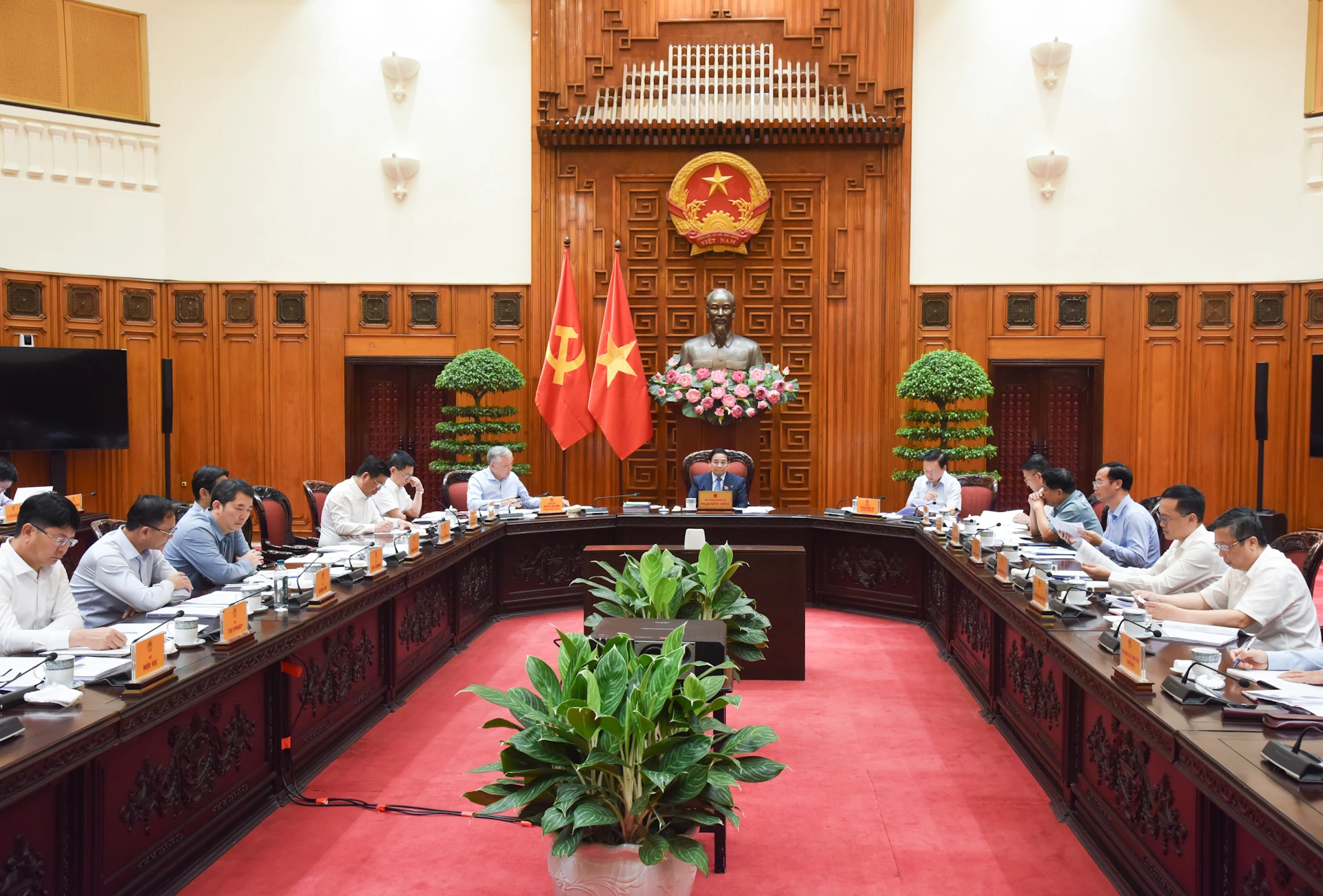 [Ảnh] Thủ tướng Phạm Minh Chính chủ trì cuộc họp rà soát công việc chuẩn bị đàm phán thương mại với Hoa Kỳ ảnh 5
