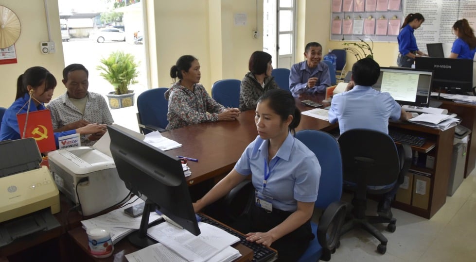 Giải quyết TTHC tại Bộ phận tiếp nhận và trả kết quả hiện đại xã Quảng An