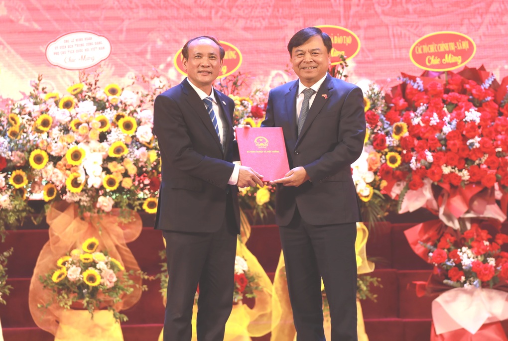 GS.TS quê Nghệ An chính thức là tân Hiệu trưởng Trường ĐH Thủy lợi - 1