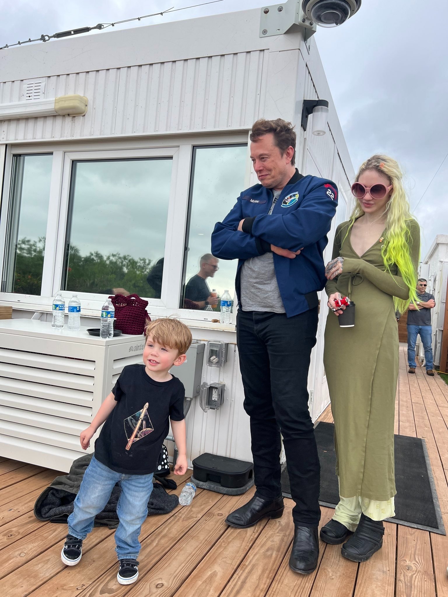 Hang xom Elon Musk anh 3