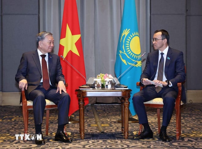 [Ảnh] Tổng Bí thư Tô Lâm hội kiến Chủ tịch Thượng viện Kazakhstan ảnh 2