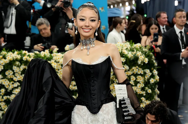 Những kiểu tóc ấn tượng nhất Met Gala 2025: Jennie, Dua Lipa - Ảnh 3.
