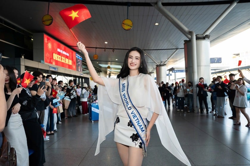 Ý Nhi lên đường sang Ấn Độ thi Miss World. Ảnh: SV
