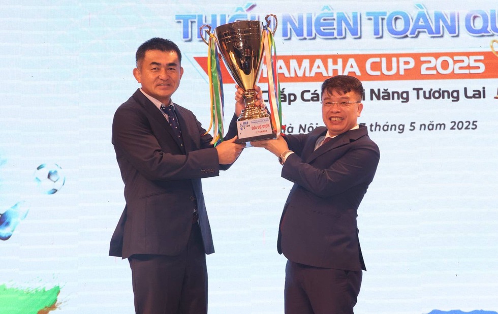 Duy Mạnh truyền lửa cho cầu thủ nhí trước giải U.13 toàn quốc- Ảnh 1.