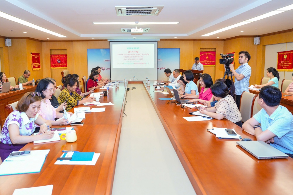 Hội nghị Tuyên dương điển hình tiên tiến Thời báo Ngân hàng giai đoạn 2020-2025