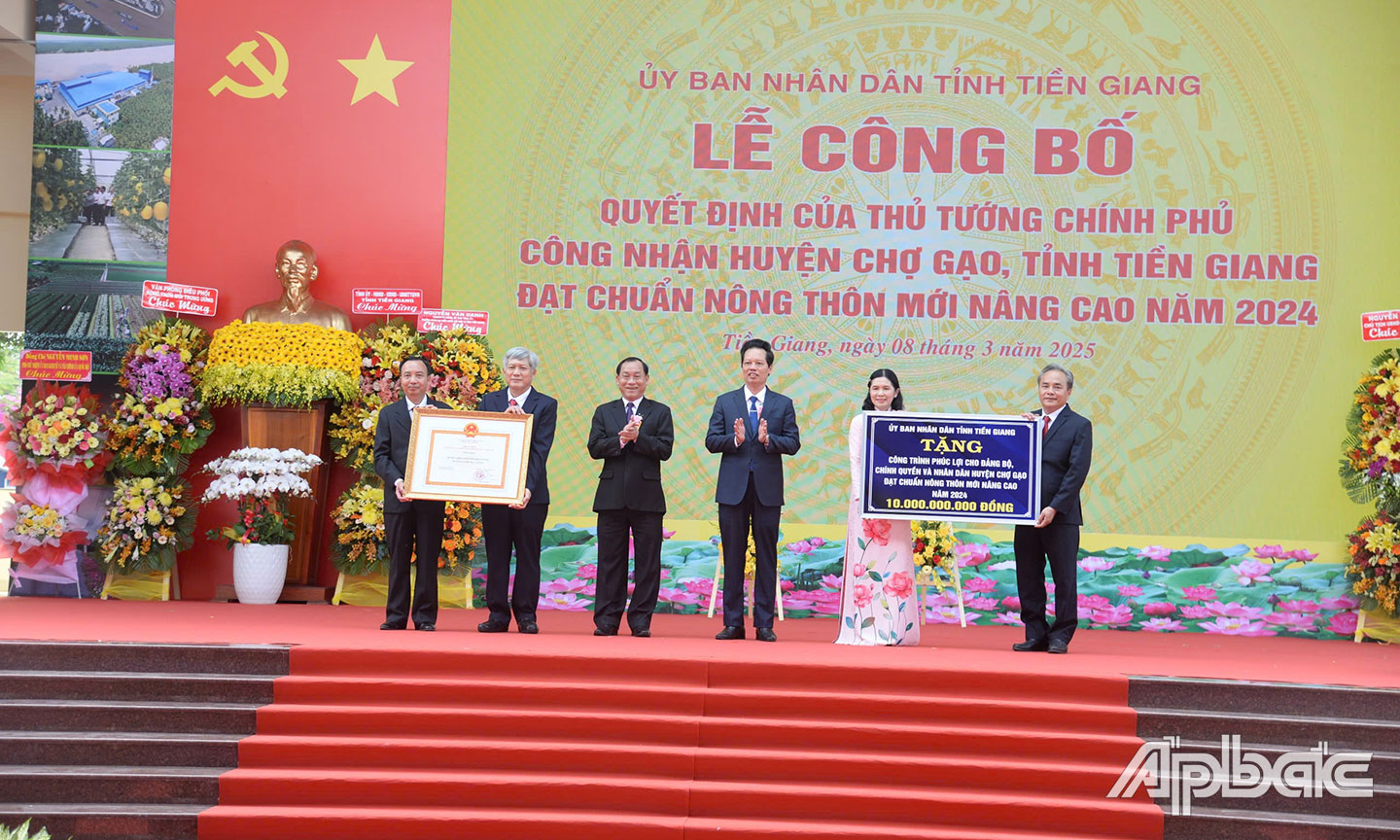 ស្រុក Cho Gao គឺជាស្រុកមួយក្នុងចំណោមស្រុកចំនួនពីរក្នុងខេត្ត Tien Giang ដែលសម្រេចបាននូវស្តង់ដារ NTM កម្រិតខ្ពស់ បង្កើតមូលដ្ឋានគ្រឹះសម្រាប់ខេត្តឈានទៅដល់ការបញ្ចប់ខេត្ត NTM ។