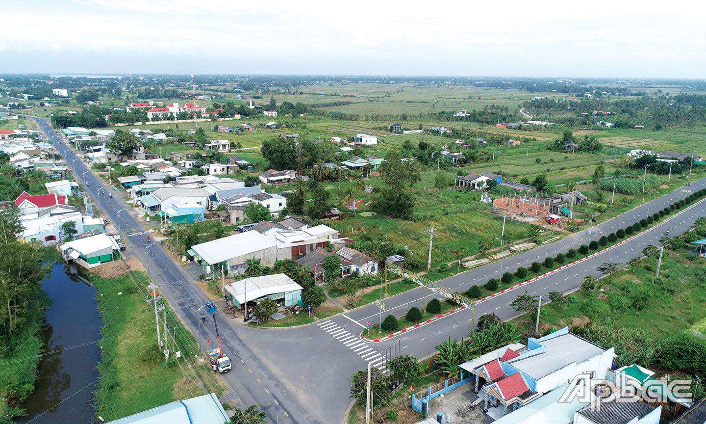 ស្រុក Tan Phu Dong គឺជាស្រុកចុងក្រោយរបស់ខេត្ត Tien Giang ដើម្បីឈានទៅដល់ការបញ្ចប់ NTM ។