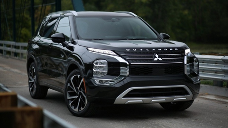 Mitsubishi tam dung chuyen oto den thi truong My do thue quan