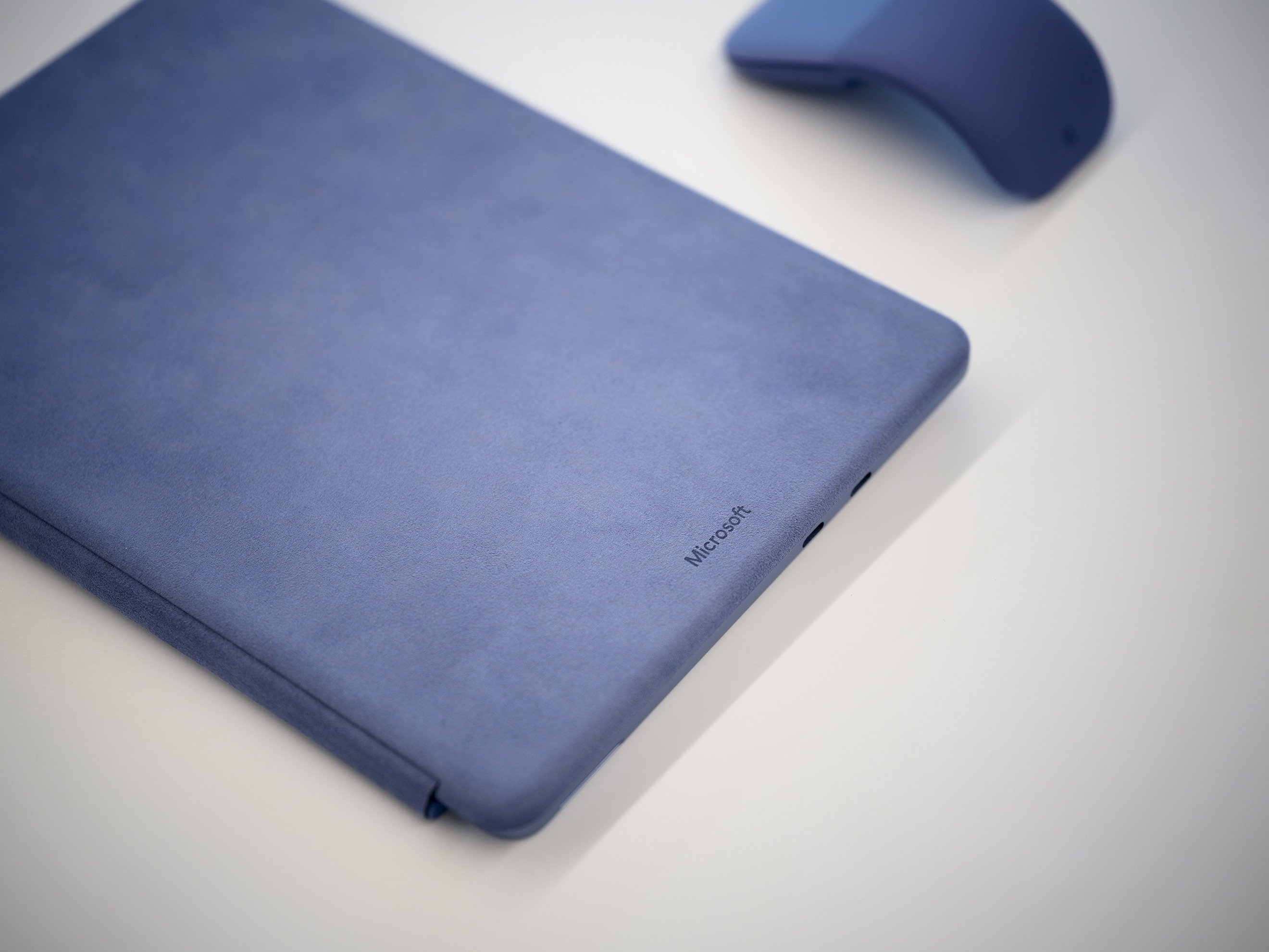 Microsoft Surface Pro 2025,  Microsoft Surface Laptop 2025,  laptop Windows,  may tinh AI anh 7