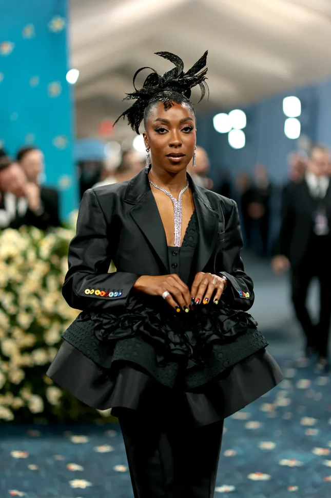 Những kiểu tóc ấn tượng nhất Met Gala 2025: Jennie, Dua Lipa - Ảnh 14.