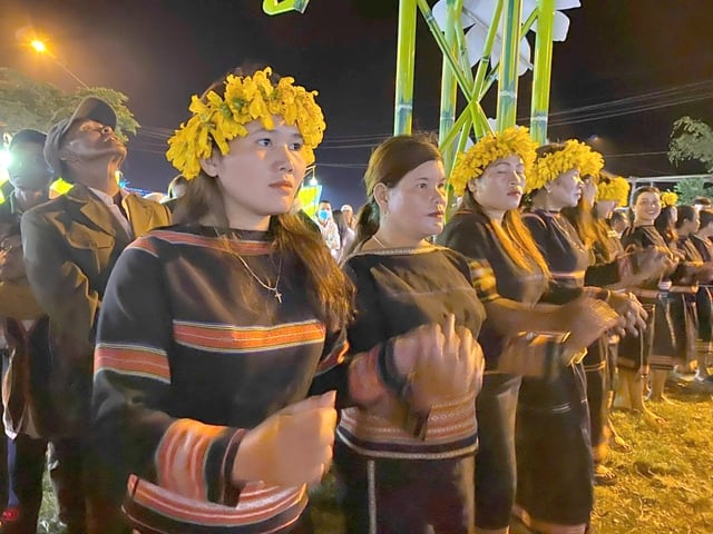 Chư Đăng Ya - Kỳ quan núi lửa giữa “thiên đường hoa”- Ảnh 2.