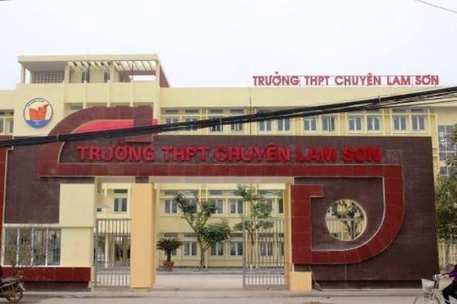 Một trường trung học phổ thông có 46 học sinh được kết nạp Đảng ảnh 1