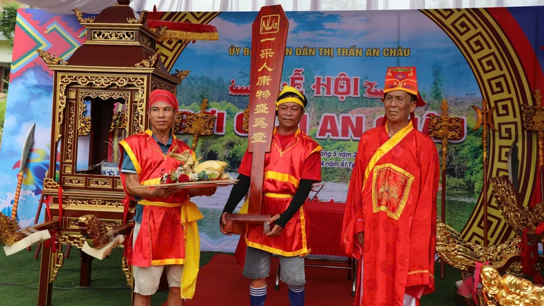 Lễ hội bơi chải An Châu được công nhận là Di sản Văn hóa phi vật thể cấp Quốc gia ảnh 3