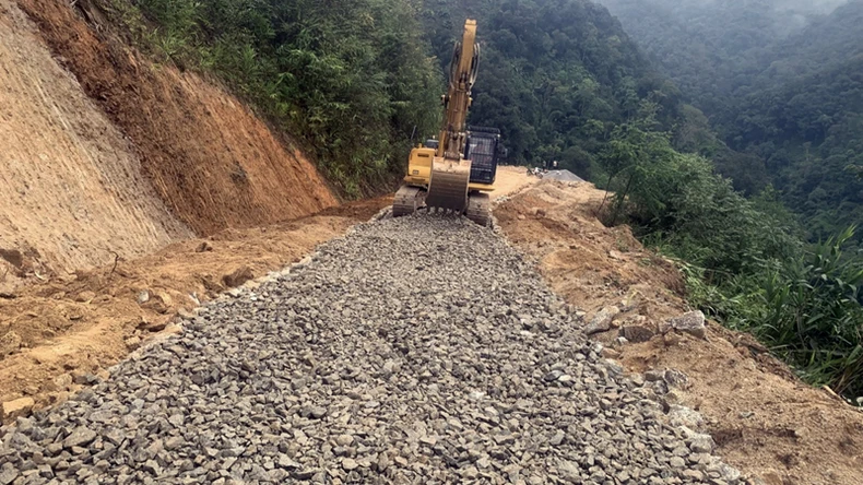Mường Tè (Lai Châu) phát triển giao thông kết nối vùng ảnh 2