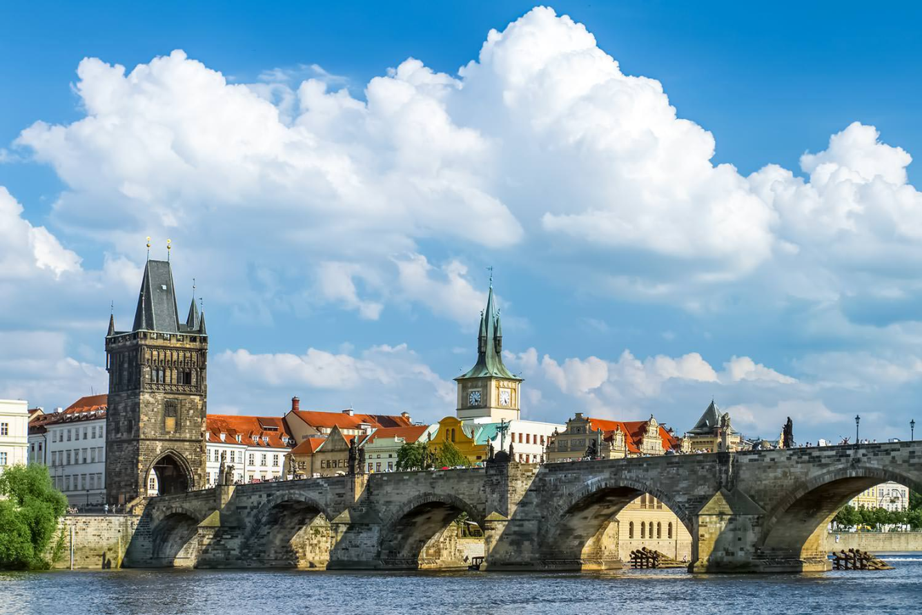 tourism-destinations-prague-2.png